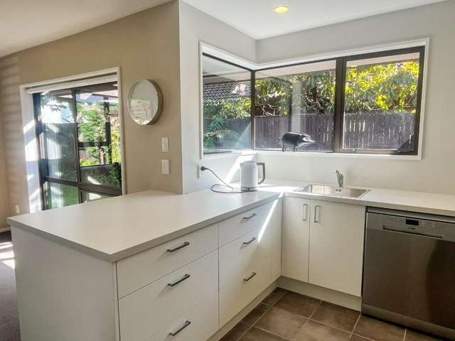 2/9 Campbell Street Sumner_3