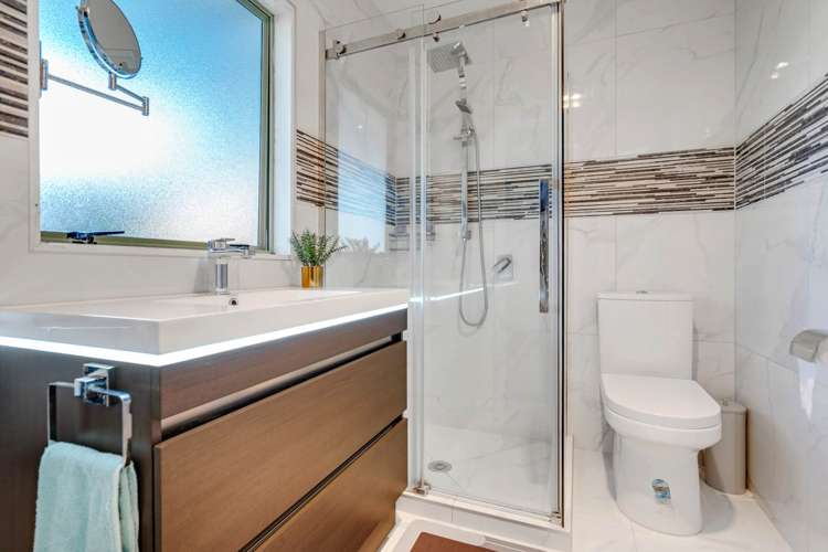 1/11 Aspiring Avenue Clover Park_7