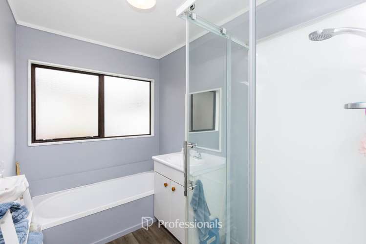 11 Monarch Grove Maoribank_11