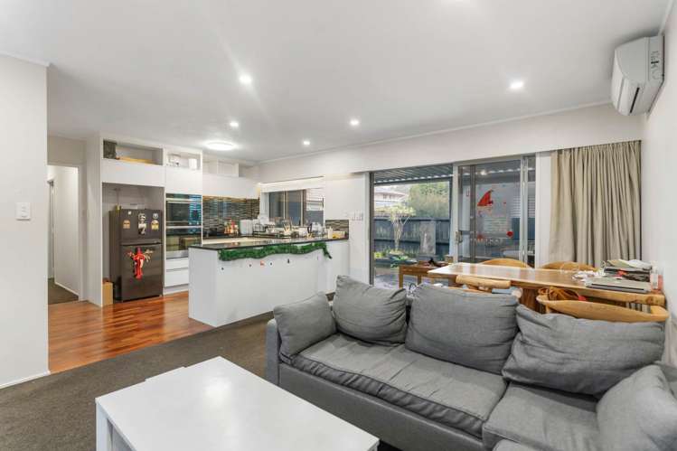 2/1a Pukehana Avenue_0