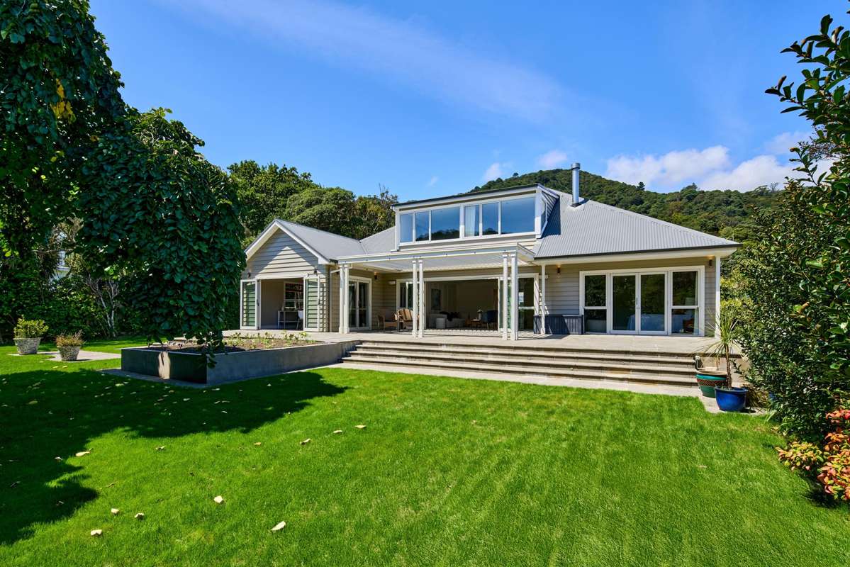 5 Cheviot Road, Lowry Bay_0