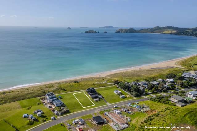 ABSOLUTE BEACHFRONT @ OPITO BAY