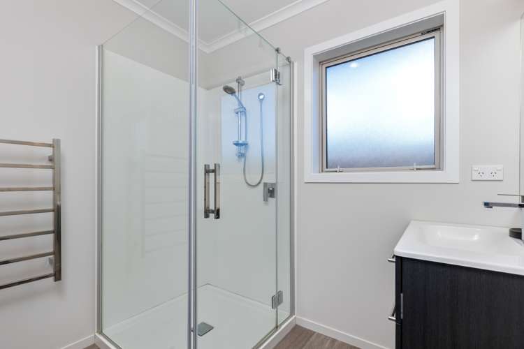 1 Warrington Court Carterton_10