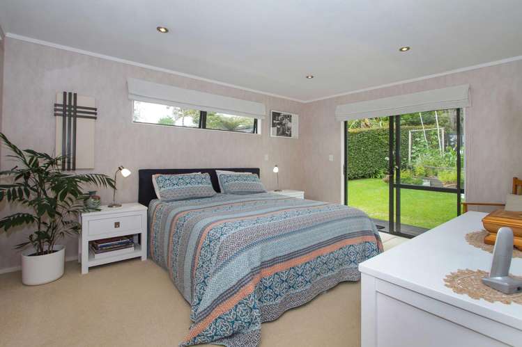 5 John Webster Place Glen Eden_9