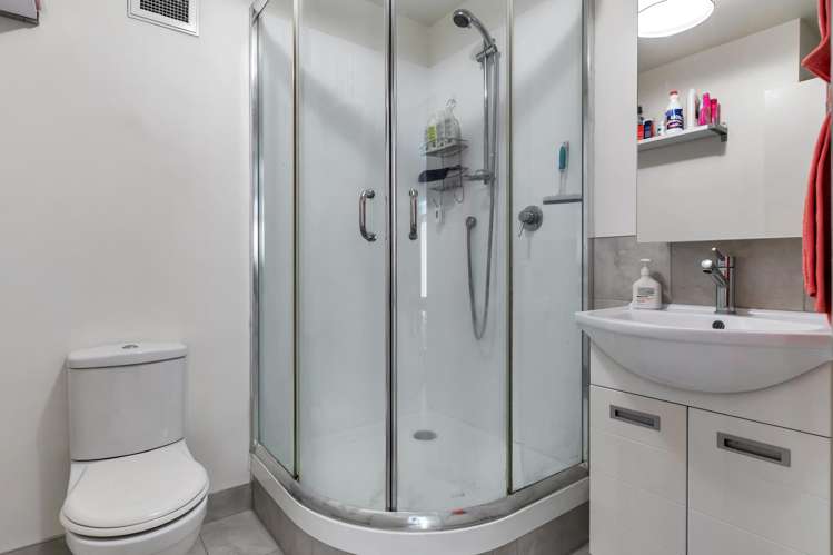 1f/86a Rockfield Road Penrose_8