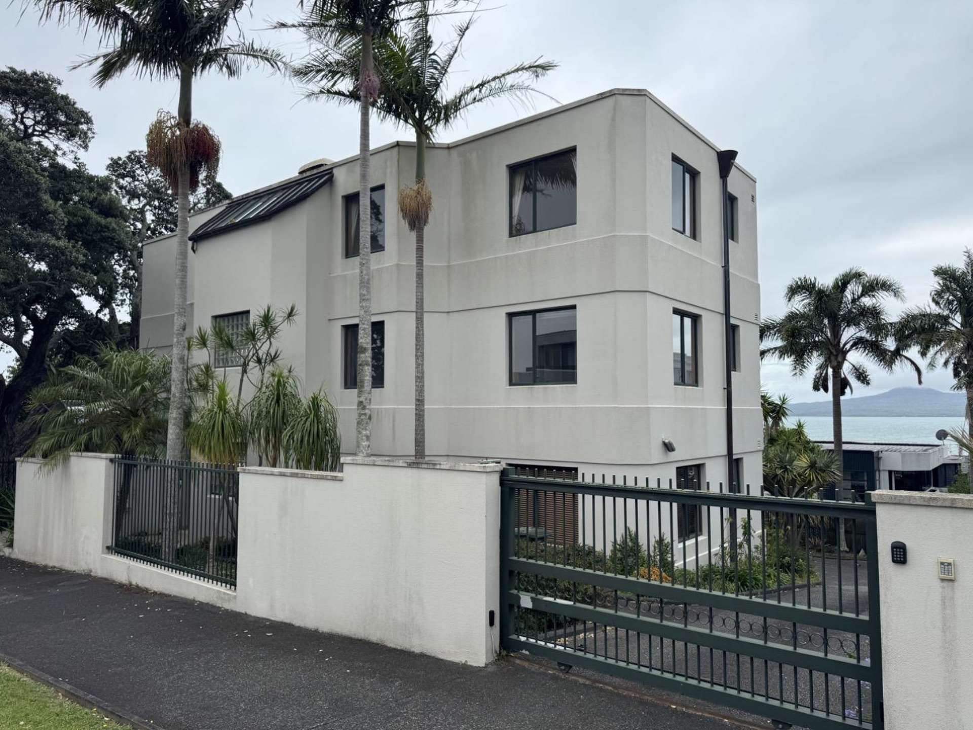 C/32 Devore Street Saint Heliers_0