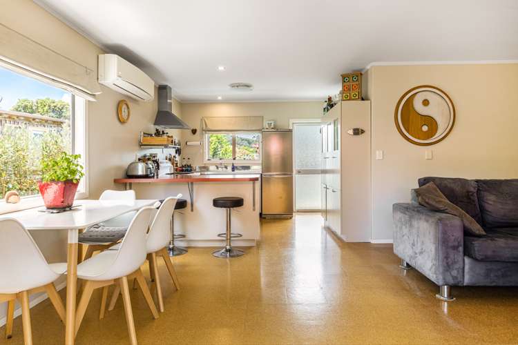 4 Hartley Avenue Onetangi_9