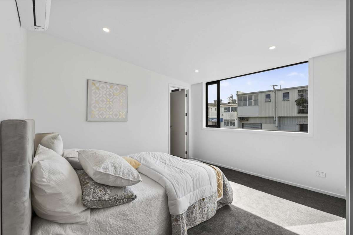 1-12/4-6 Riddell Road_5