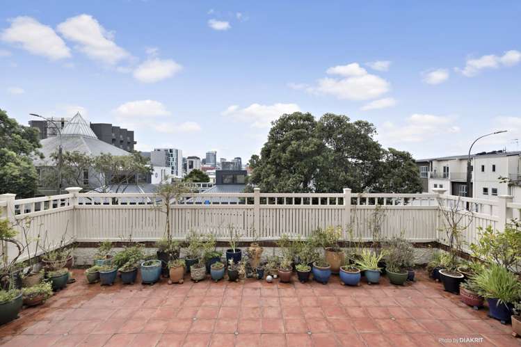 1 Thompson Street Mount Cook_14