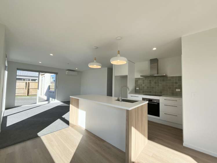 10 Rita Angus Road 10145_4