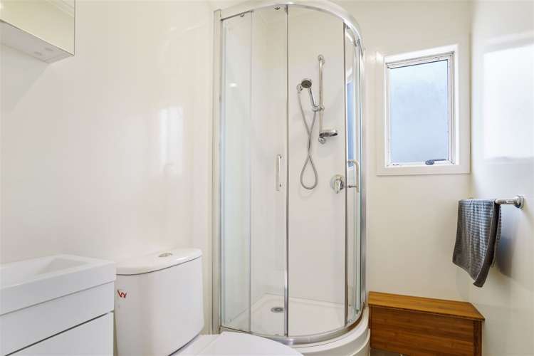 11 Paton Avenue Te Atatu South_16