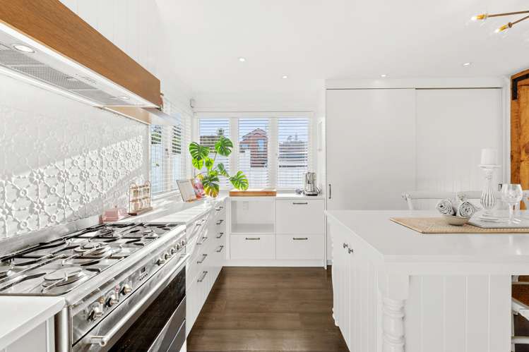 1047 Whangaparaoa Road_3