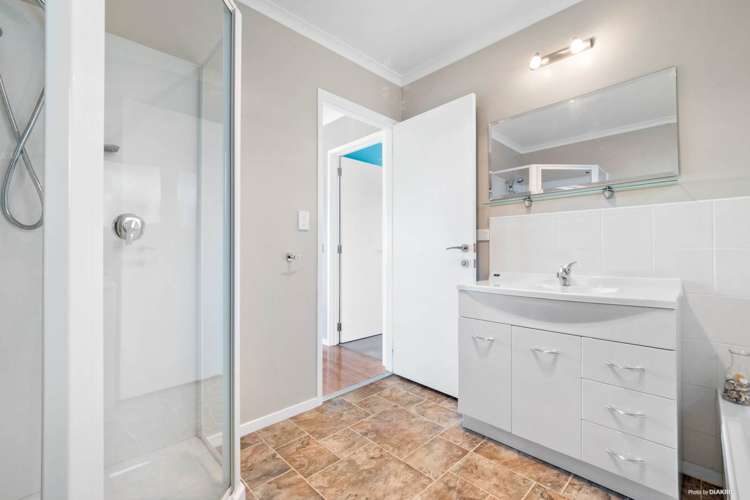 2131 Awhitu Road Pollok_14