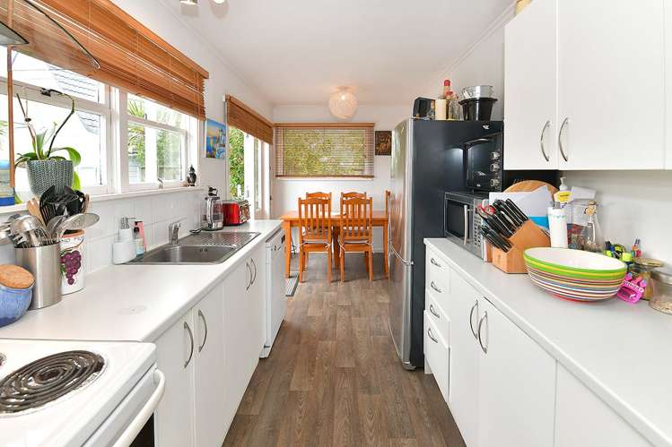 245 Vipond Road Stanmore Bay_8