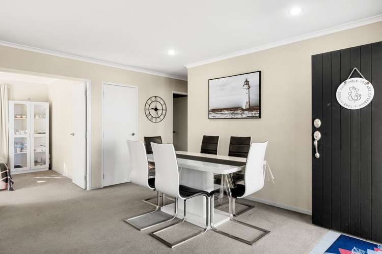 6 Raddington Way Huntington_10