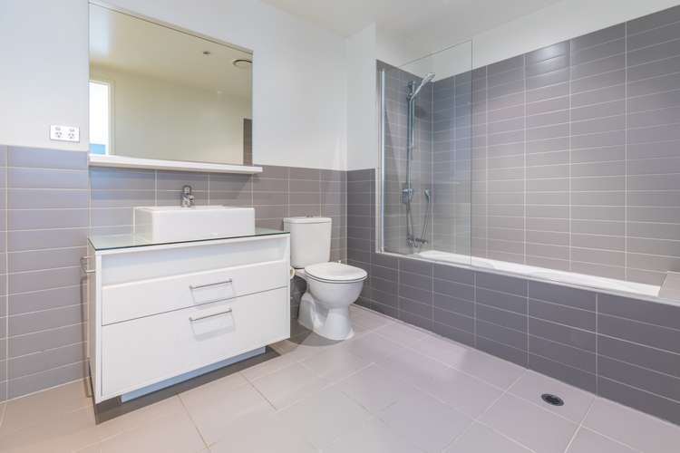 1503/30 Beach Road Auckland Central_14