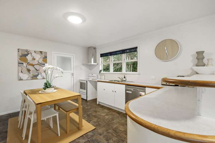 72 Blakeborough Drive Forrest Hill_6