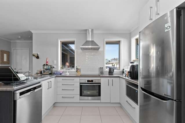 Three Bedroom Easy care lock up and leave