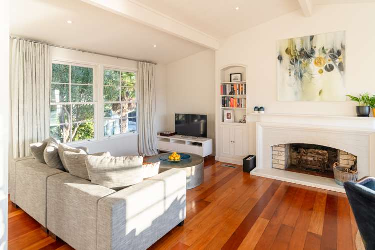 15 Taumaru Avenue Lowry Bay_10