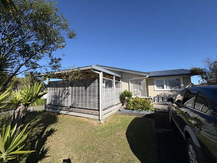 40 Beazley Crescent 2033_1