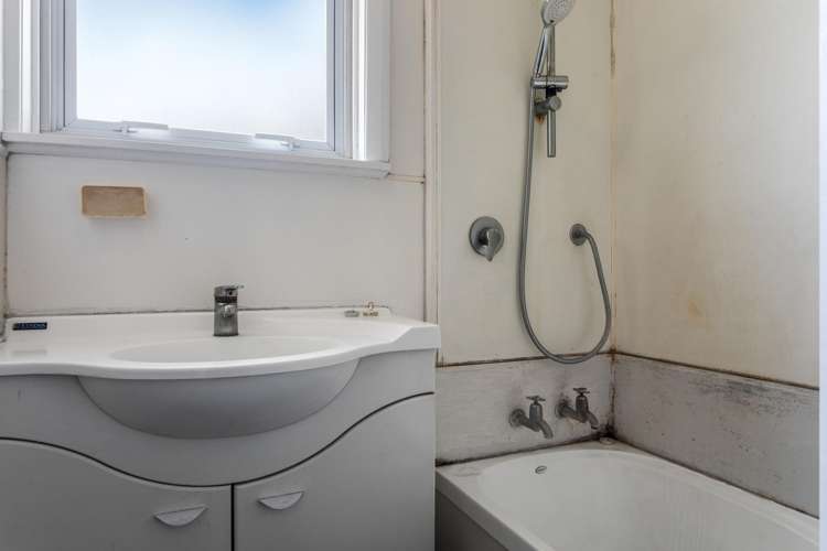 17 River Road Kawerau_12