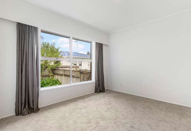 2/17 Lingfield Street Glenfield_3