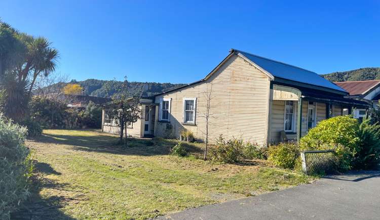102 Broadway Reefton_11