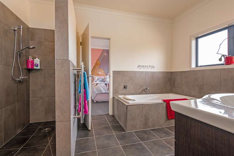 8 Crabapple Close Milson_11