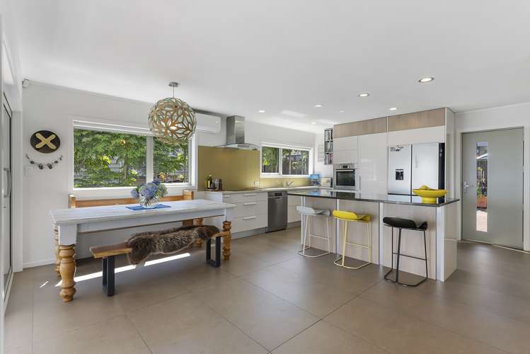 2/46 Sunset Road Unsworth Heights_6
