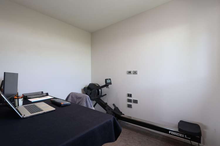 355 Princes Drive Britannia Heights_26
