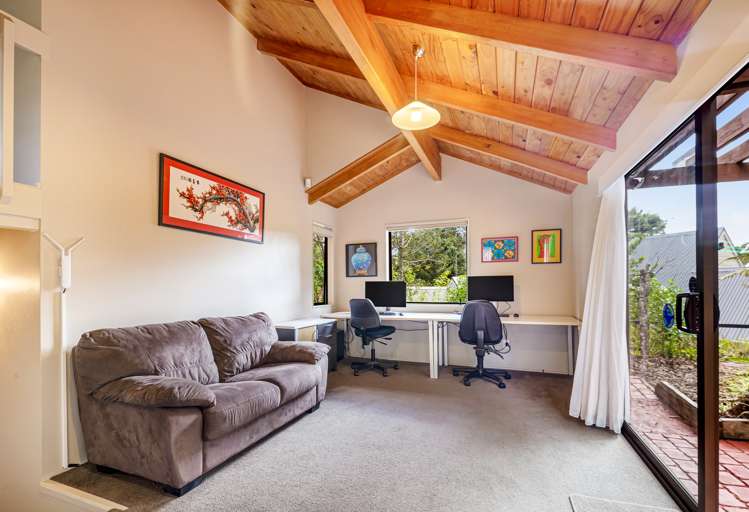 15 Kaurimu Rise Titirangi_11