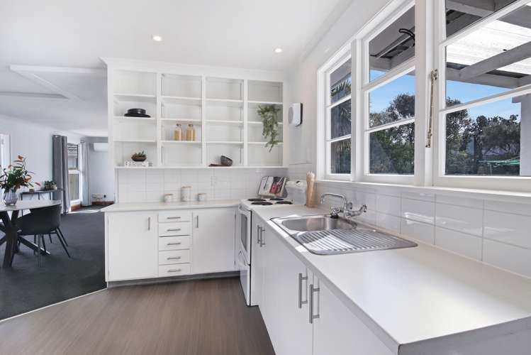 157 Pine Avenue South New Brighton_10