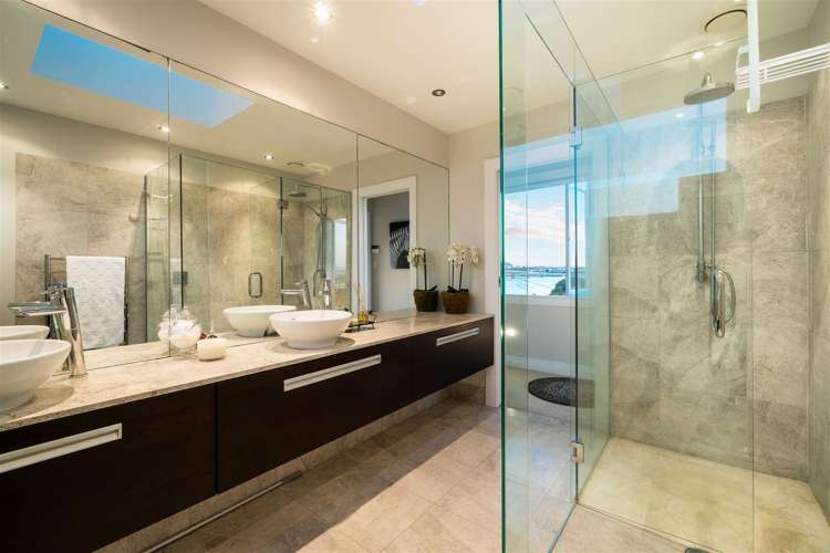 1/41 Seaview Avenue Northcote_17