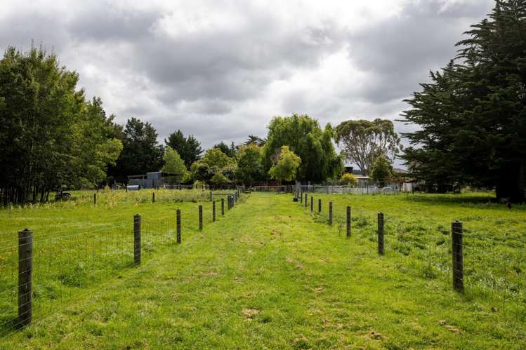 657 Domett Road Domett_1