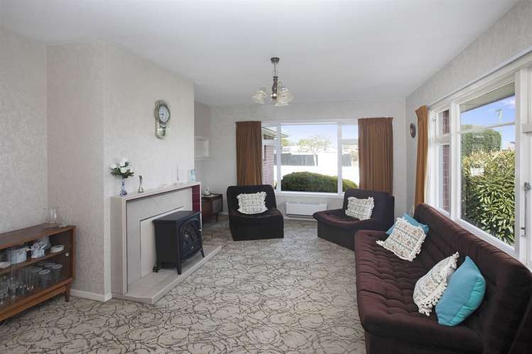 347 Breezes Road Aranui_3