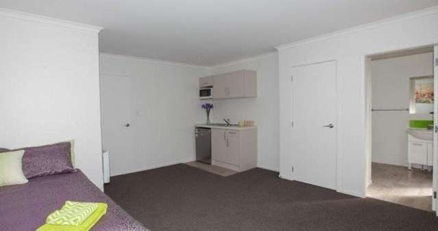 3/167 Knighton Road Hillcrest_1