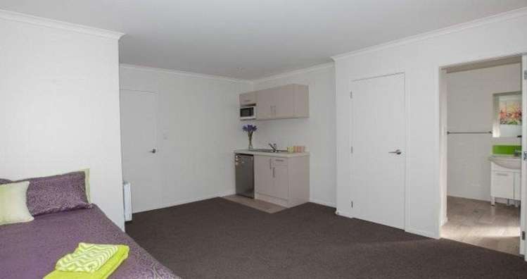 3/167 Knighton Road Hillcrest_1