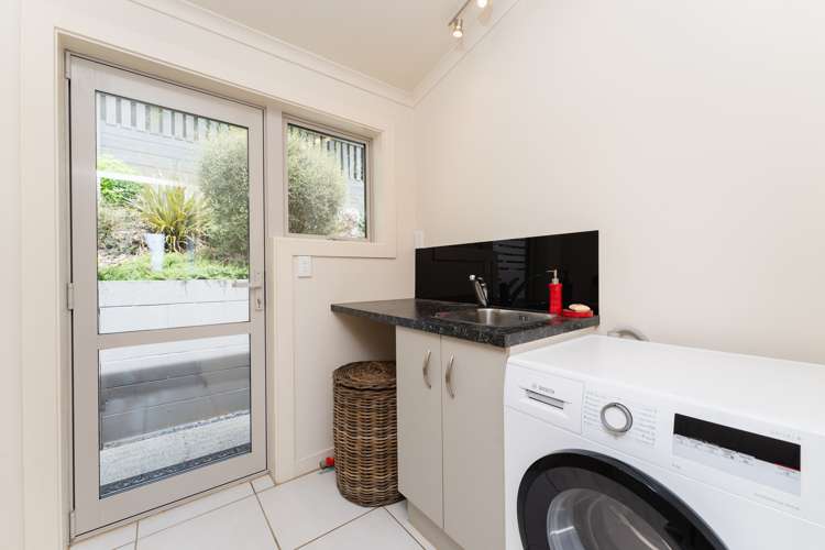 54 Easther Crescent Kew_19