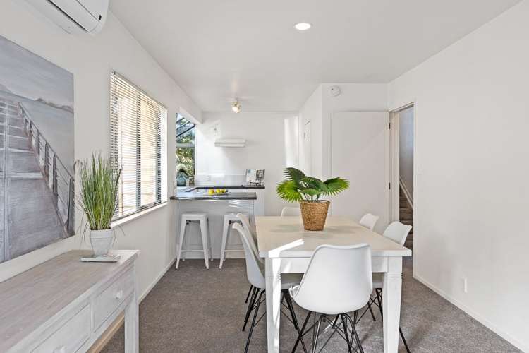 2/62a Lynden Avenue Hillcrest_5