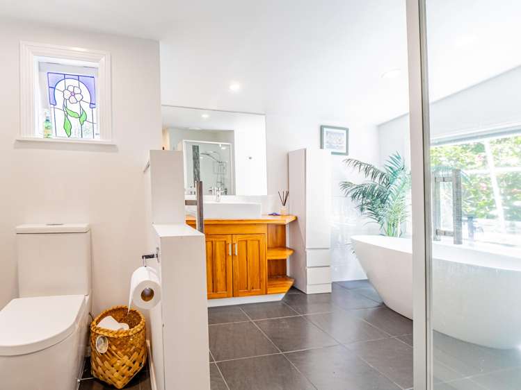 38 Waiwaka Terrace Strandon_17