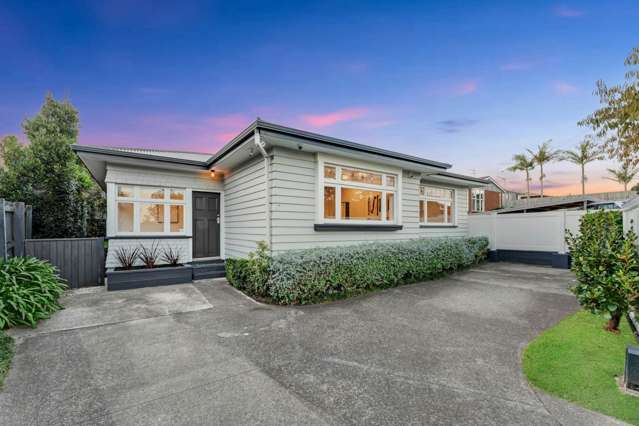 Delightful & Modern Freehold Bungalow