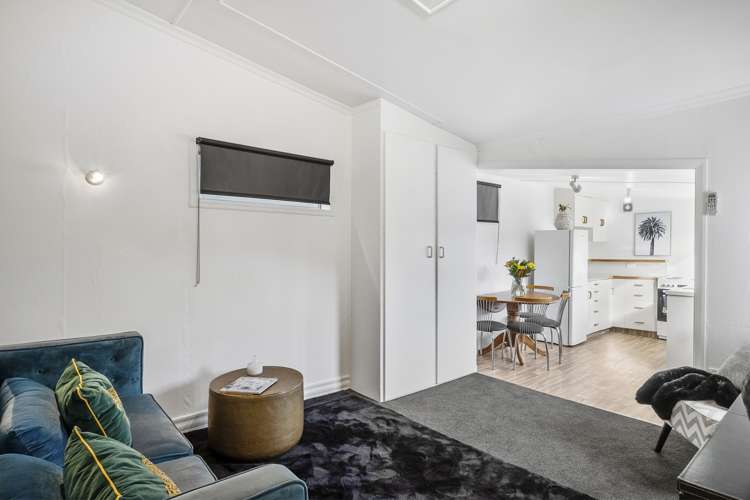 56 Blacks Road North East Valley_5