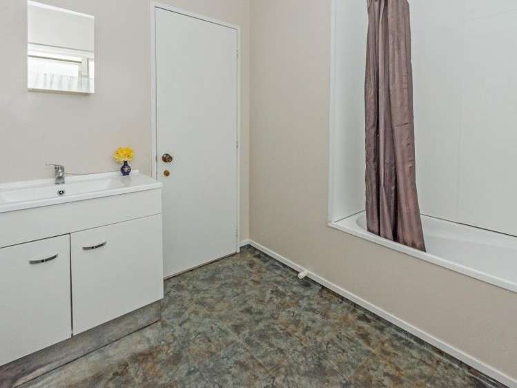 6 Anglers Way Wattle Downs_9