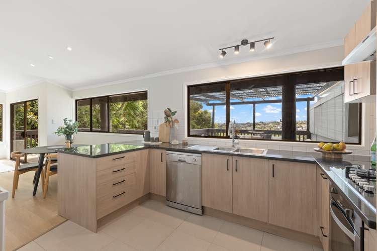 2/31 King Richard Place Browns Bay_2