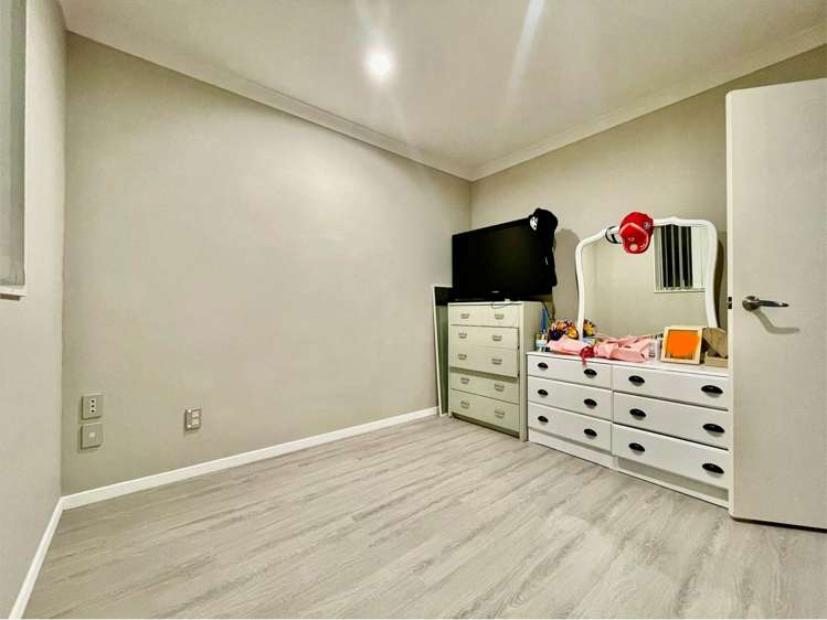 22 Stamford Crescent Flat Bush_8