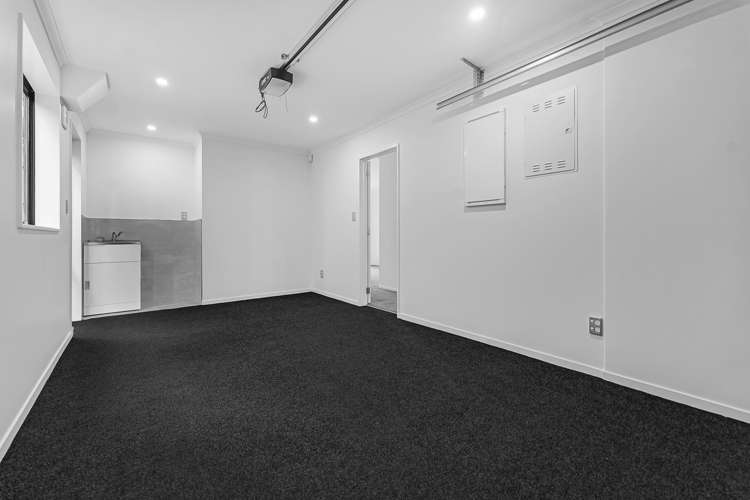 25B & 25C Dreadon Road Manurewa_15