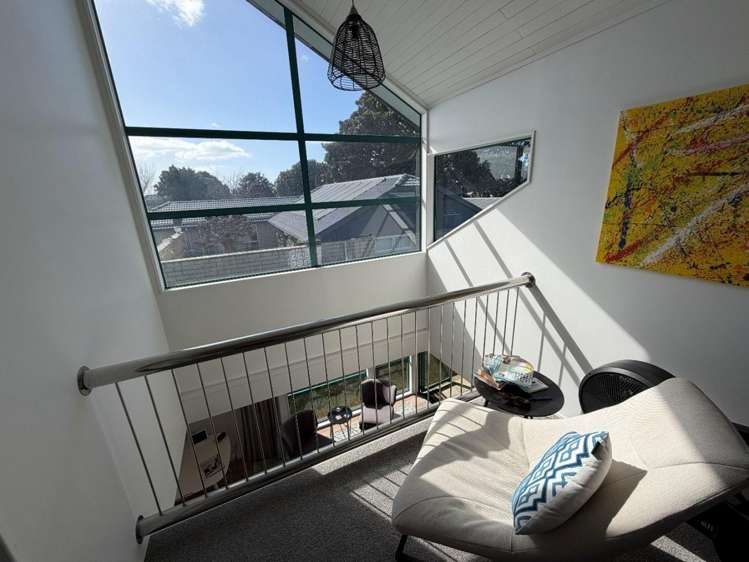 20 Sunrise Avenue 11229_11