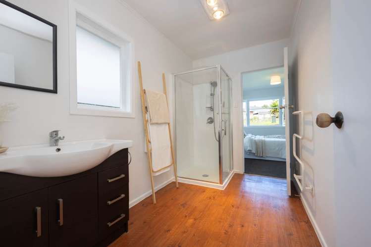 1/12 Neil Avenue Te Atatu Peninsula_14