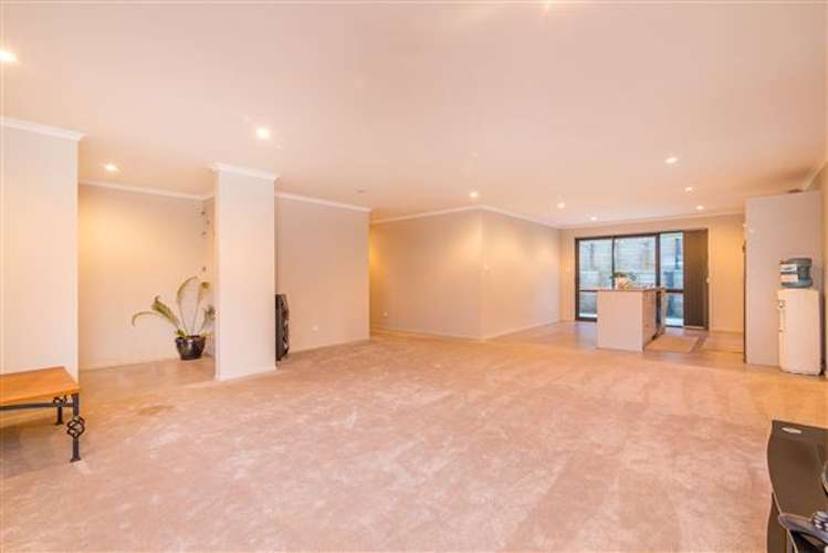 8 Regis Park Drive Pukekohe_4