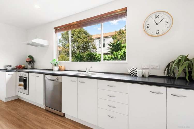 29/14 Ambrico Place New Lynn_10